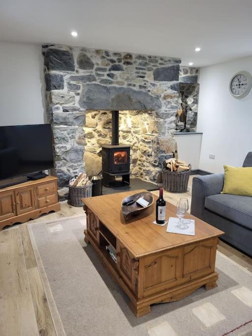Villa Amazing Coastal & Sunset Views In Eryri Llanllyfni Esterno foto