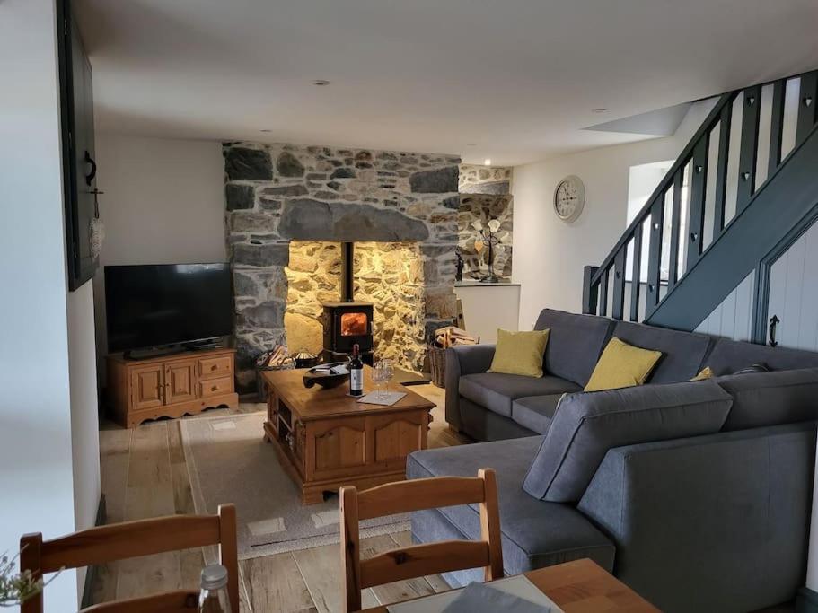 Villa Amazing Coastal & Sunset Views In Eryri Llanllyfni Esterno foto